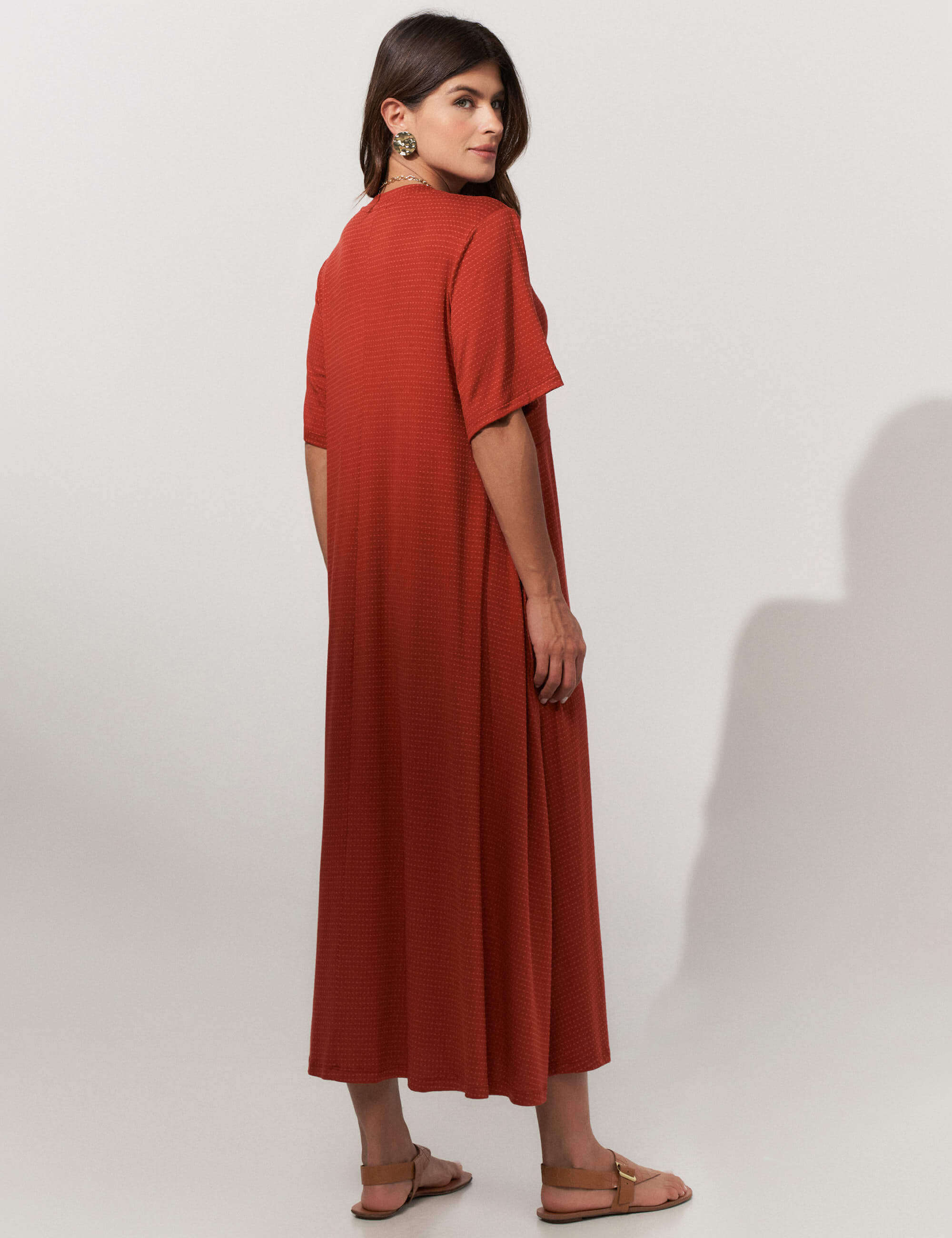 Vestido Poá Gene Marrom Galápagos