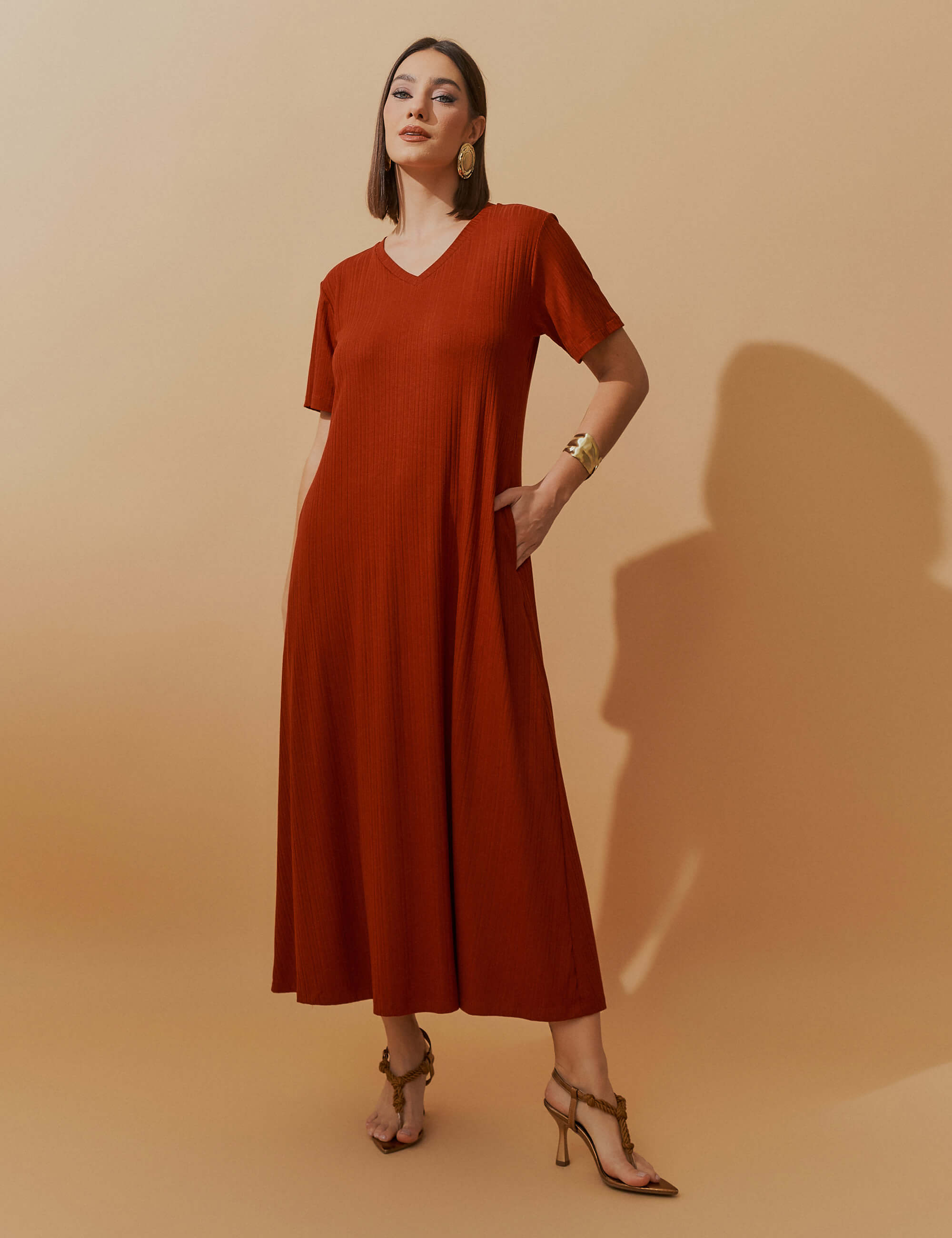 Vestido Canelado Nadine Marrom Galápagos