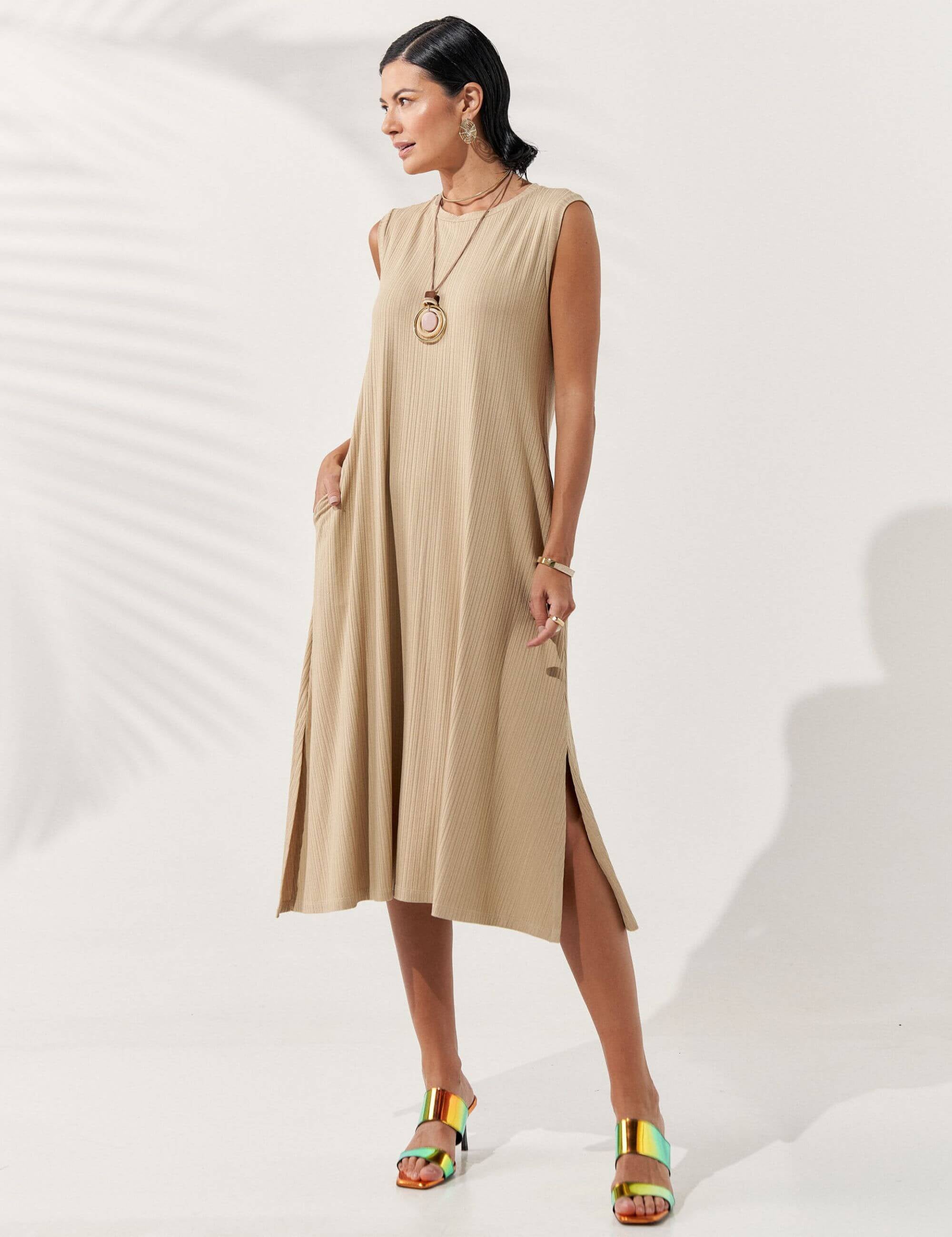 Vestido Canelado Nayla Bege MPB