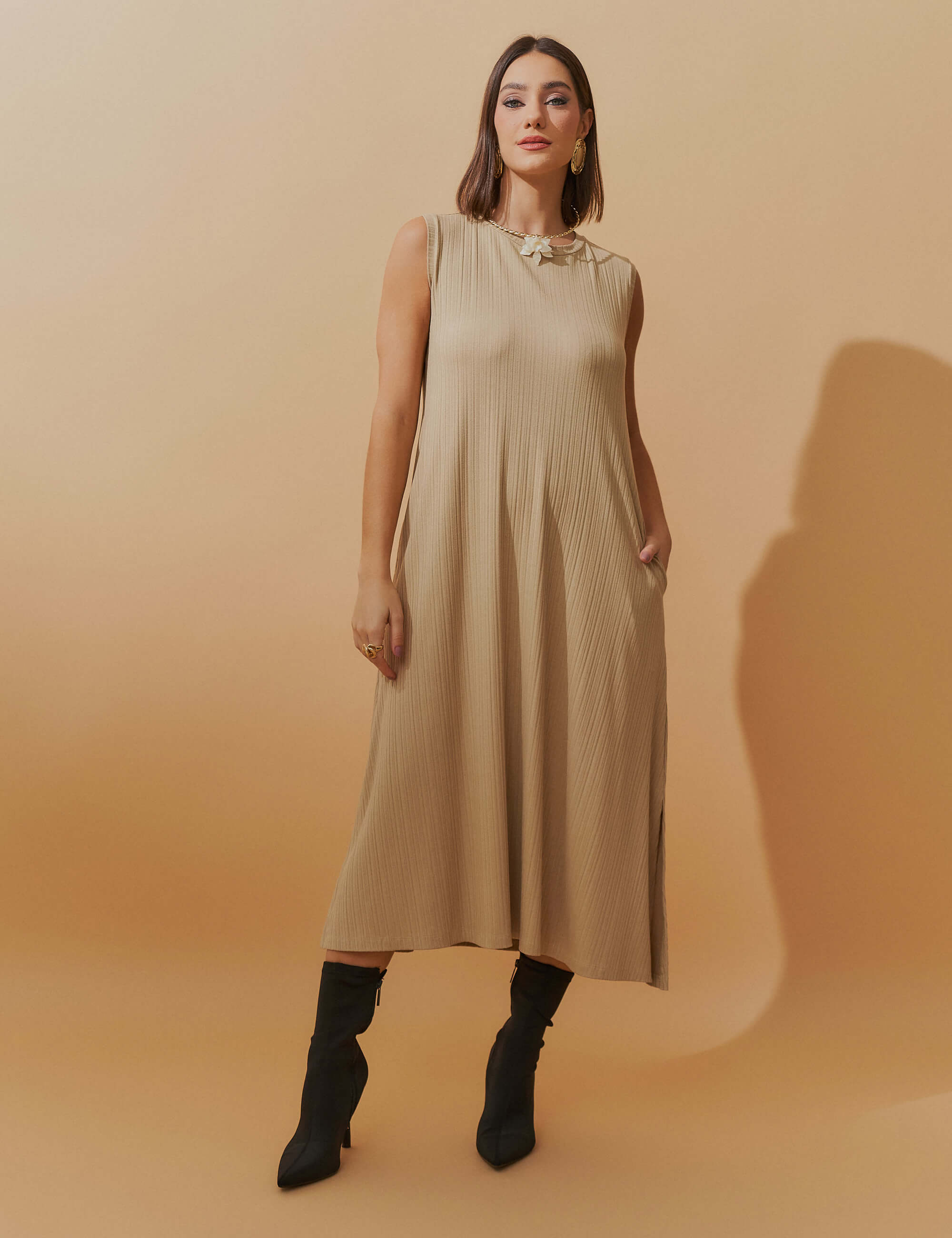 Vestido Canelado Nayla Bege MPB