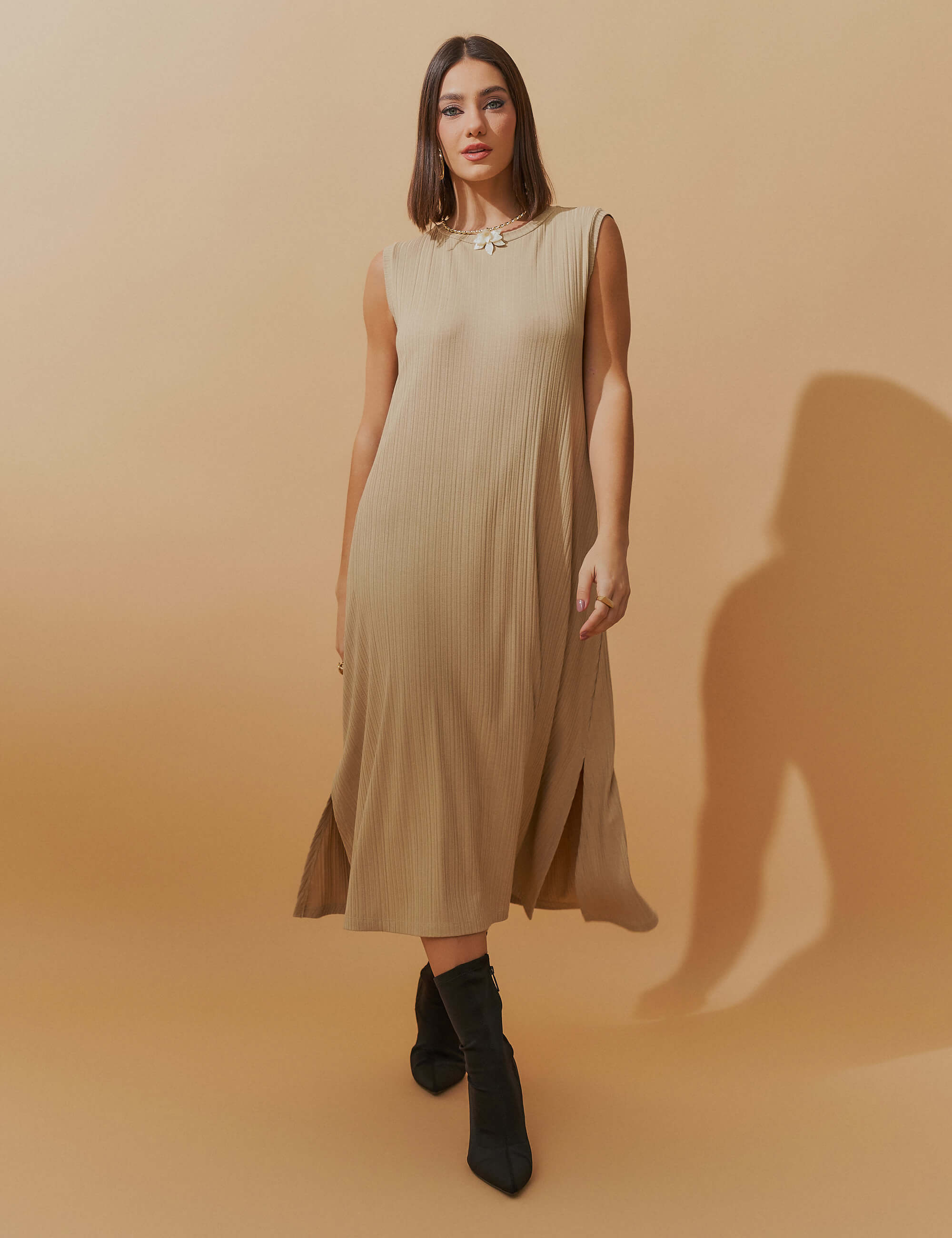Vestido Canelado Nayla Bege MPB
