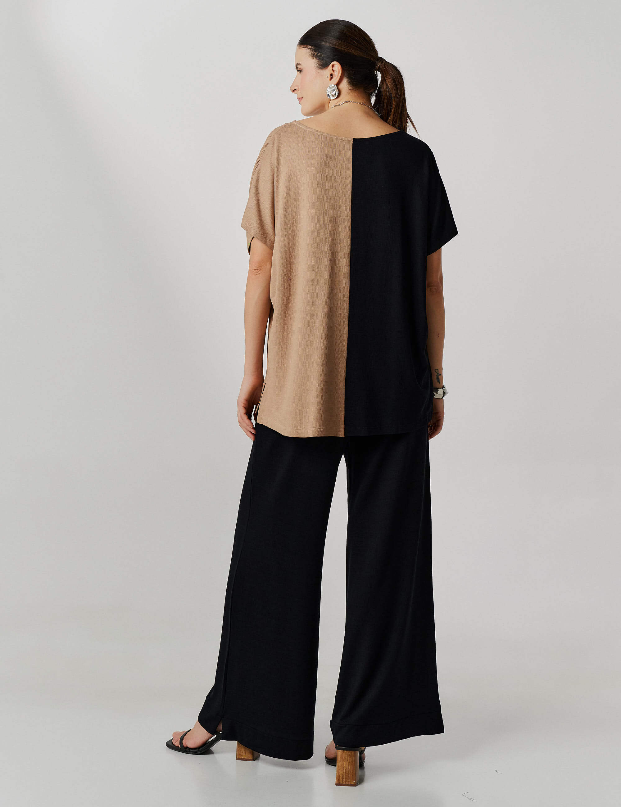 Conjunto Vicenza Valentina Preto/ Bege