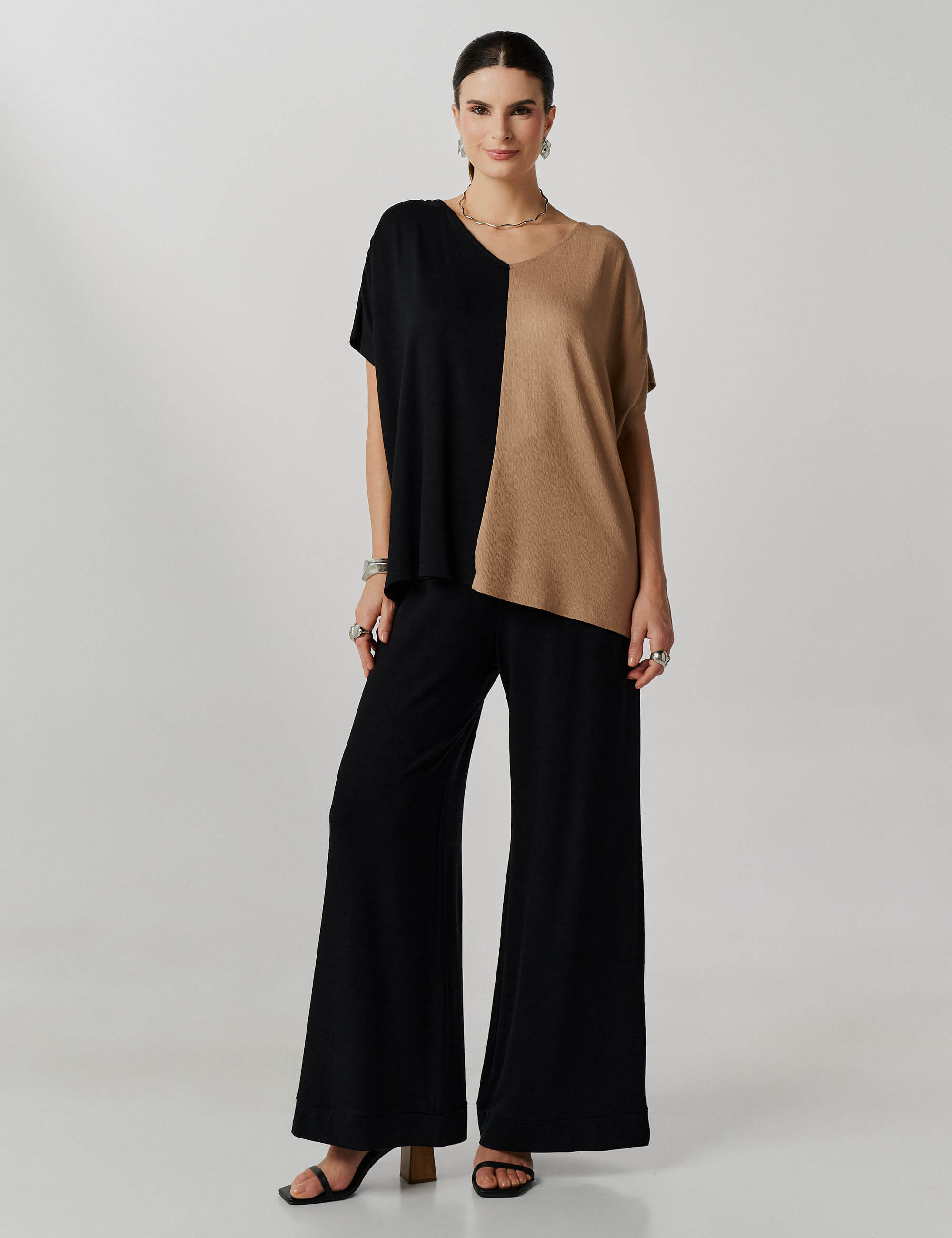 Conjunto Vicenza Valentina Preto/ Bege